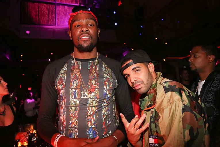 Drake Celebrates Canada Day By Smoking Hookah With Kevin Durant