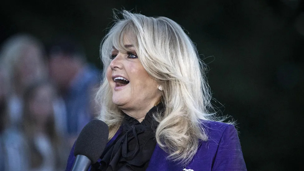 Rod Stewart and Kevin Bacon Pay Tribute to Bonnie Tyler's Legendary Voice
